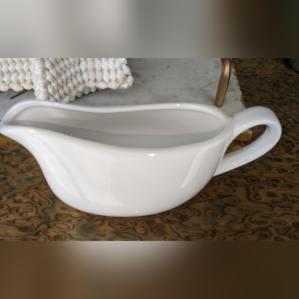 Ceramic gravy boat